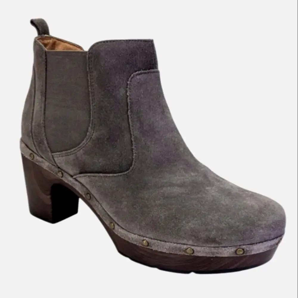 Clarks Ledella Booties Size 11M  EUC   S3774